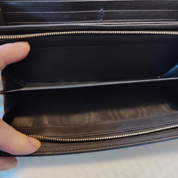 Authentic Gucci wallet - Picture 5 of 8